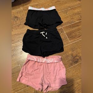 Girls shorts 3 pairs 6/7